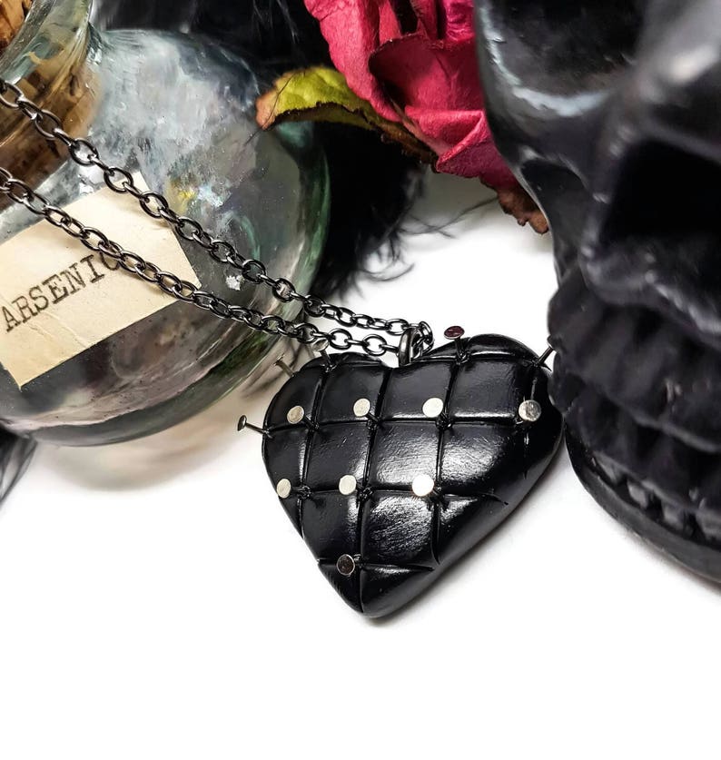Hellraiser Pinhead Heart Necklace – Gothic Horror-Inspired Jewelry