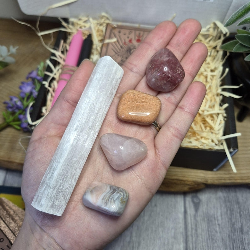 Luxury Tarot Gift Set – Rose Gold Foil Tarot Cards with Crystal Healing Tools & Ritual Essentials