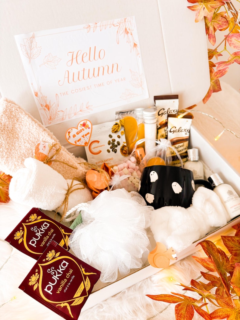 AUTUMN PAMPER HAMPER | Letterbox Gift For Her | Boo Basket | Cosy Self Care Gift | Autumn Gift Box | Halloween Gift Set | Personalised Gift