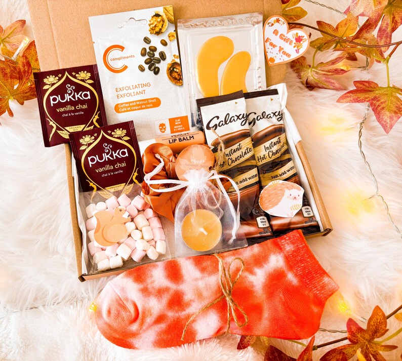 AUTUMN PAMPER HAMPER | Letterbox Gift For Her | Boo Basket | Cosy Self Care Gift | Autumn Gift Box | Halloween Gift Set | Personalised Gift