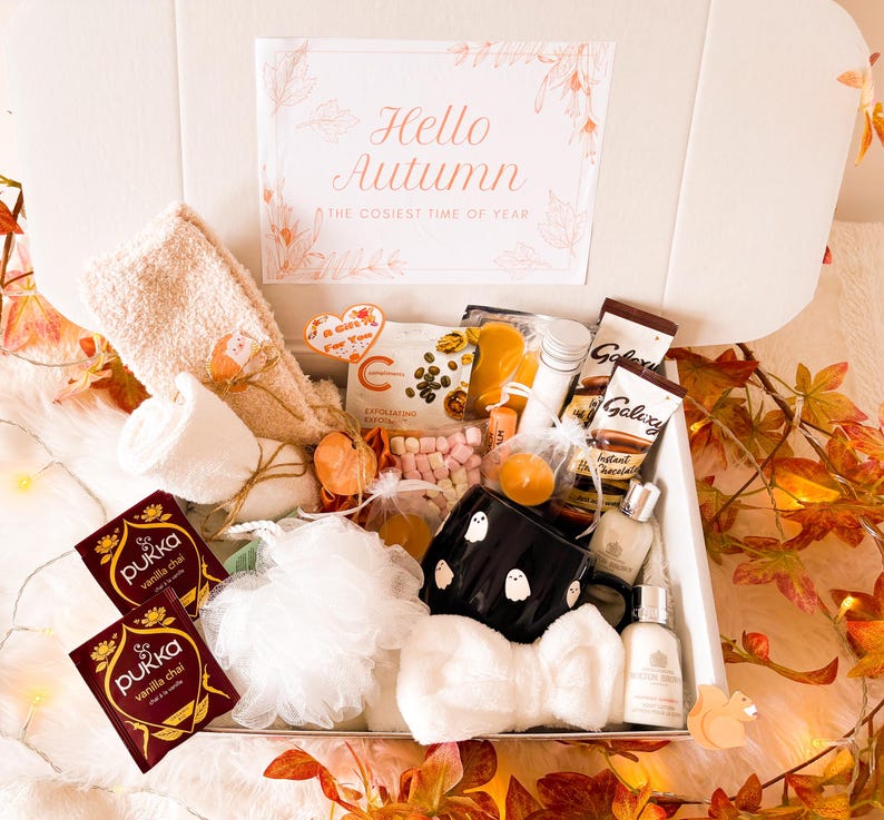 AUTUMN PAMPER HAMPER | Letterbox Gift For Her | Boo Basket | Cosy Self Care Gift | Autumn Gift Box | Halloween Gift Set | Personalised Gift