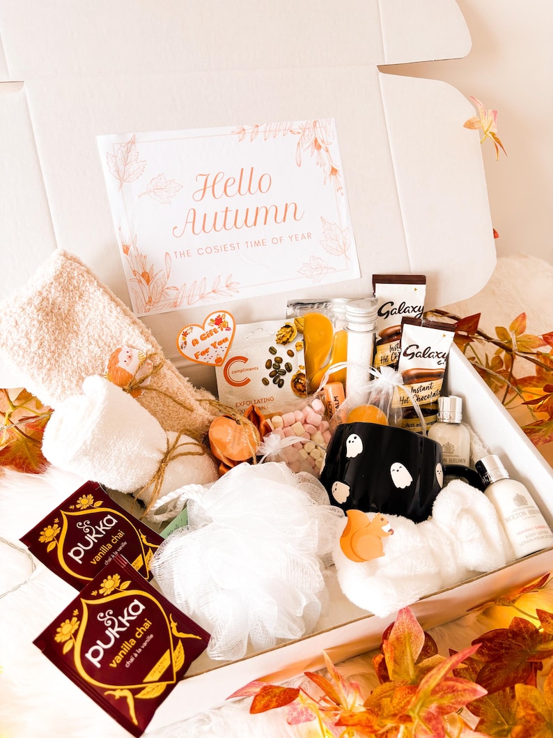 AUTUMN PAMPER HAMPER | Letterbox Gift For Her | Boo Basket | Cosy Self Care Gift | Autumn Gift Box | Halloween Gift Set | Personalised Gift